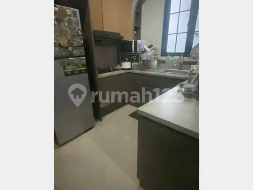 Rumah Renov Full 2 Lantai Lokasi Strategis di Anggrek Loka BSD Tangerang Selatan