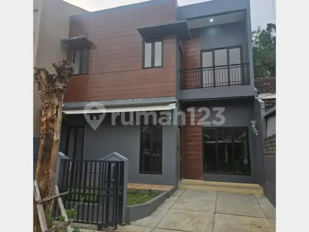 Rumah 2 Lantai Renov Harga Bagus di Nusaloka BSD, Tangerang Selatan