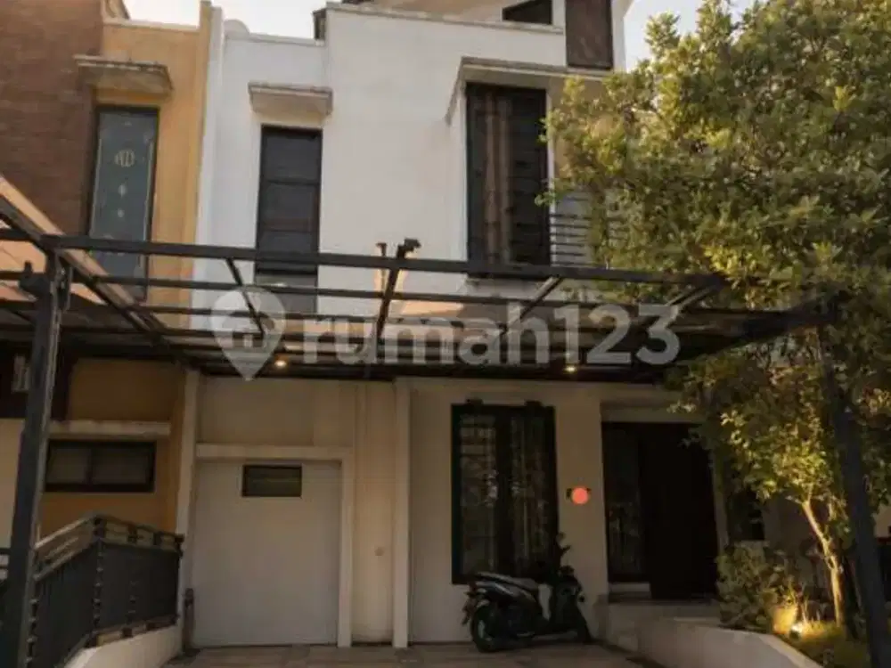 Dijual Rumah 2 Lantai SHM di Puspitaloka BSD