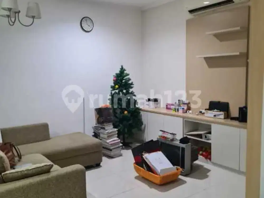 Dijual Rumah Bagus, Murah, Semi Furnished di Cluster Castilla BSD