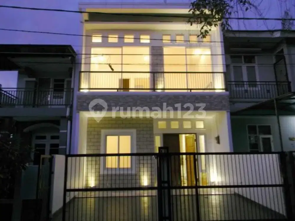 Dijual Rumah Sektor 8B Gading Serpong Siap Huni Minimalis 2 Lantai Full Canopy