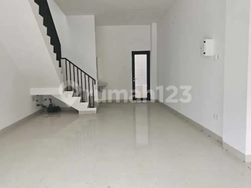 Disewakan Ruko 3 Lantai di Bsd, Tangerang Selatan