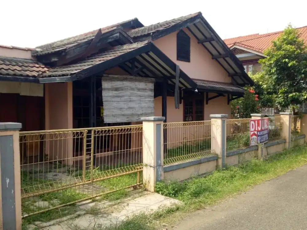 DIJUAL RUMAH HITUNG TANAH BISA DIBUAT 2 KAVLING DI ANTAPANI DEKAT GRIYA