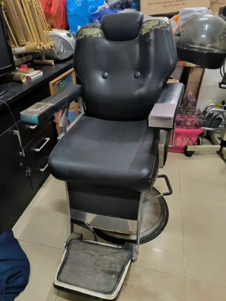 Dijual 2 Kursi Barber, Kursi Keramas & drocup hair dryer