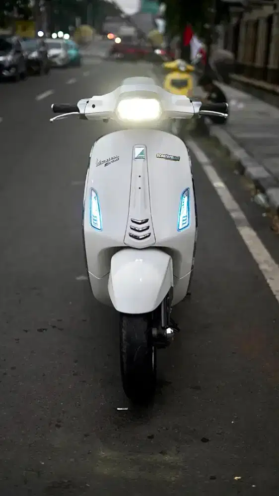VESPA SPRINT 150 3V 2015 PUTIH (UPGRADE FACELIFT, UPGRADE CVT IGET)