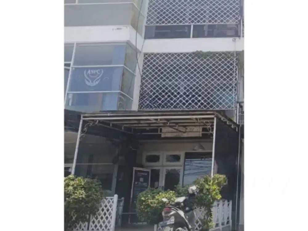 RUKO KOSONGAN 3 LANTAI DI BYPASS NGURAH RAI SANUR DENPASAR, BALI
