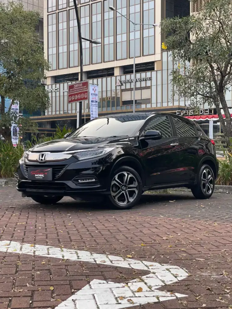 Honda HR-V 1.5 SE CVT 2022 KM LOW TANGAN 1 DARI BARU,SALE!!!