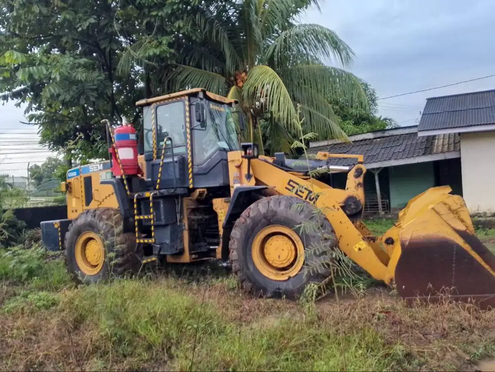 JUAL UNIT SEM WHEEL LOADER 656D TAHUN 2023 - KONDISI AS IS