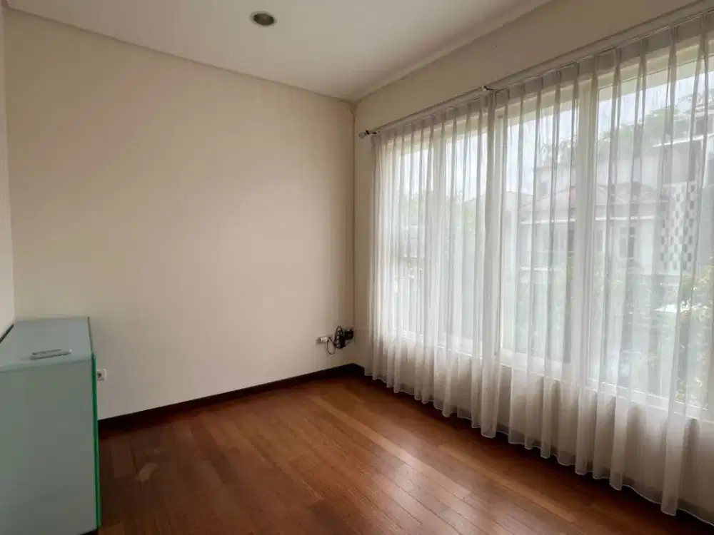 Disewa Rumah PIK Crown Golf Uk 240m² Sangat Rapi at Jakarta Utara