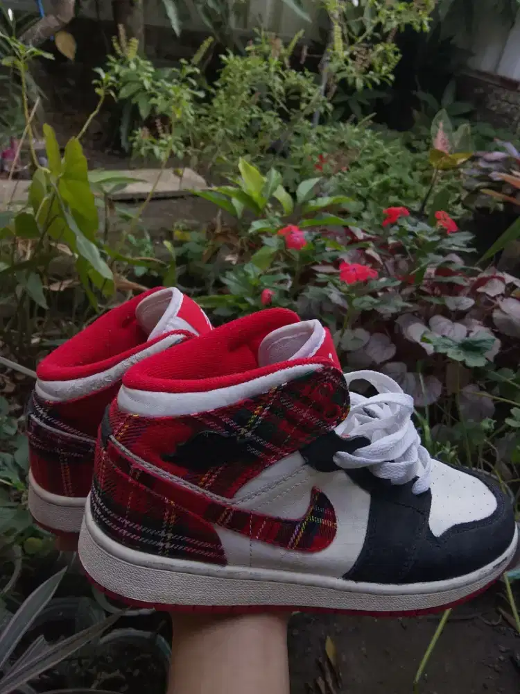 JUAL CEPAT SEPATU AIR JORDAN 1 MID GS TARTAN