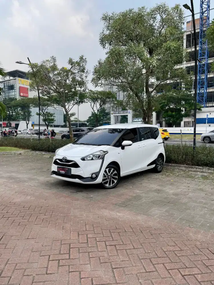 Toyota Sienta 1.5 V CVT 2019 
Odo (62rb) Mobil irit siap pakai