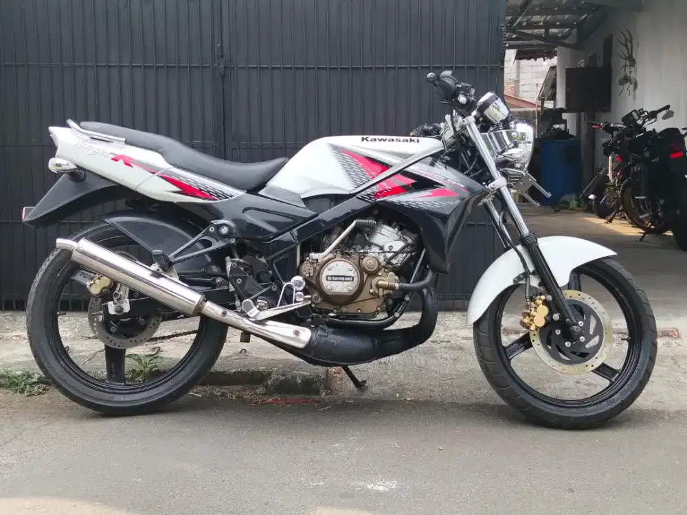 Kawasaki Ninja R