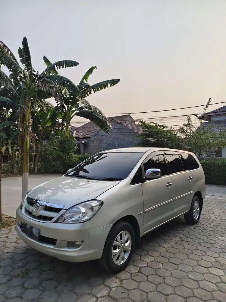 Toyota Kijang Innova 2006 Bensin