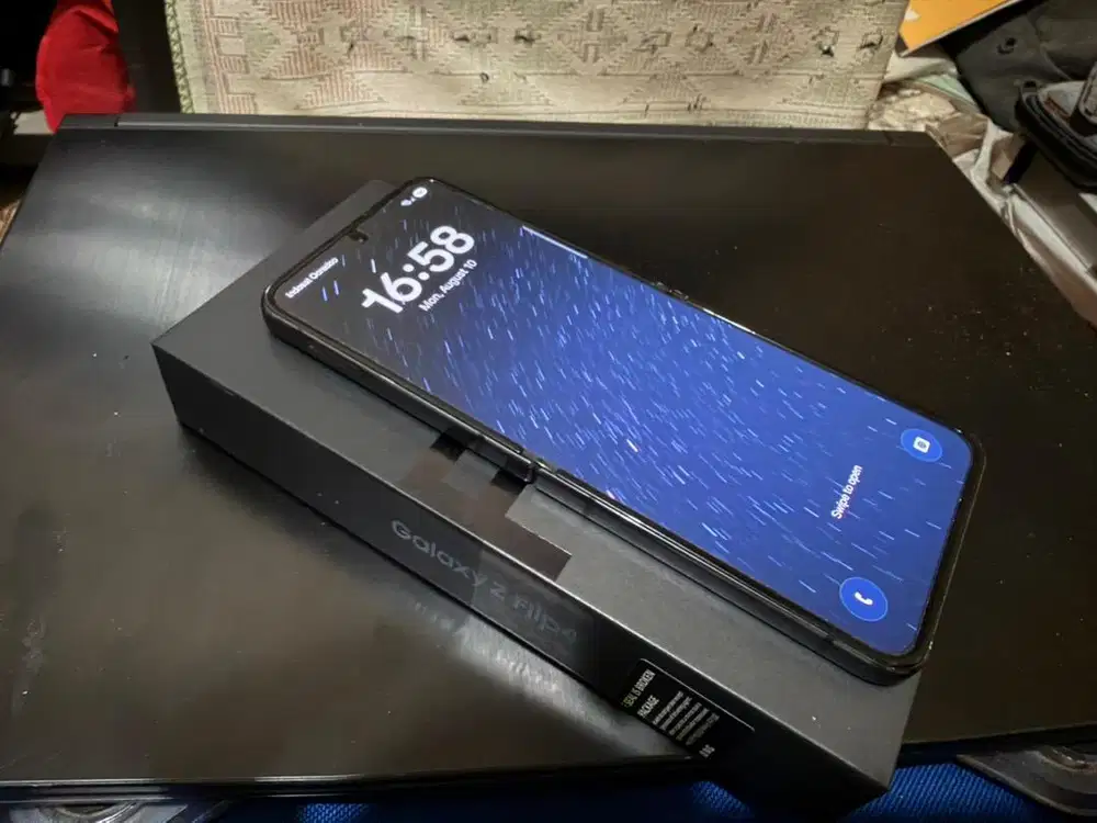 Samsung galaxy flip4 graphite 256/8