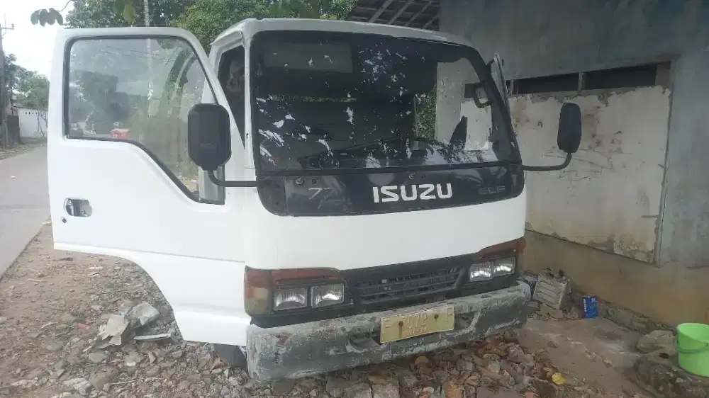 Isuzu elf nhr 55