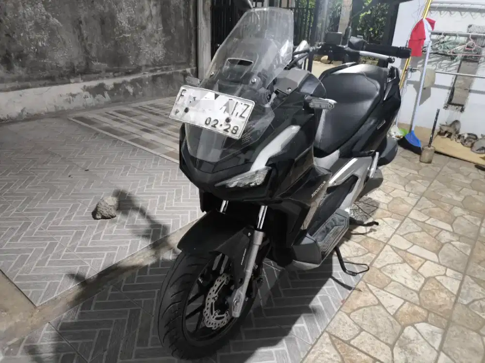 ADV 160 Hitam 2023