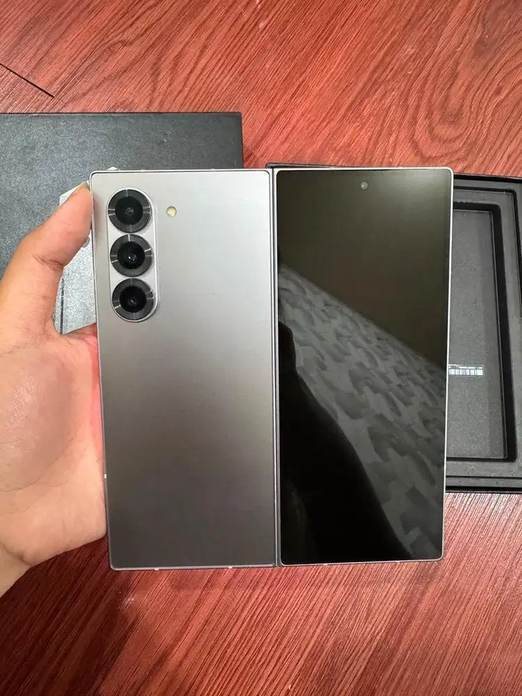 Samsung Zfold 6 12/256 second SILVER