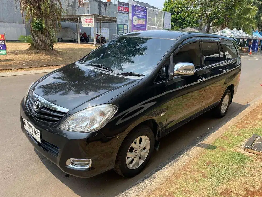 Toyota Kijang Innova 2010 Bensin