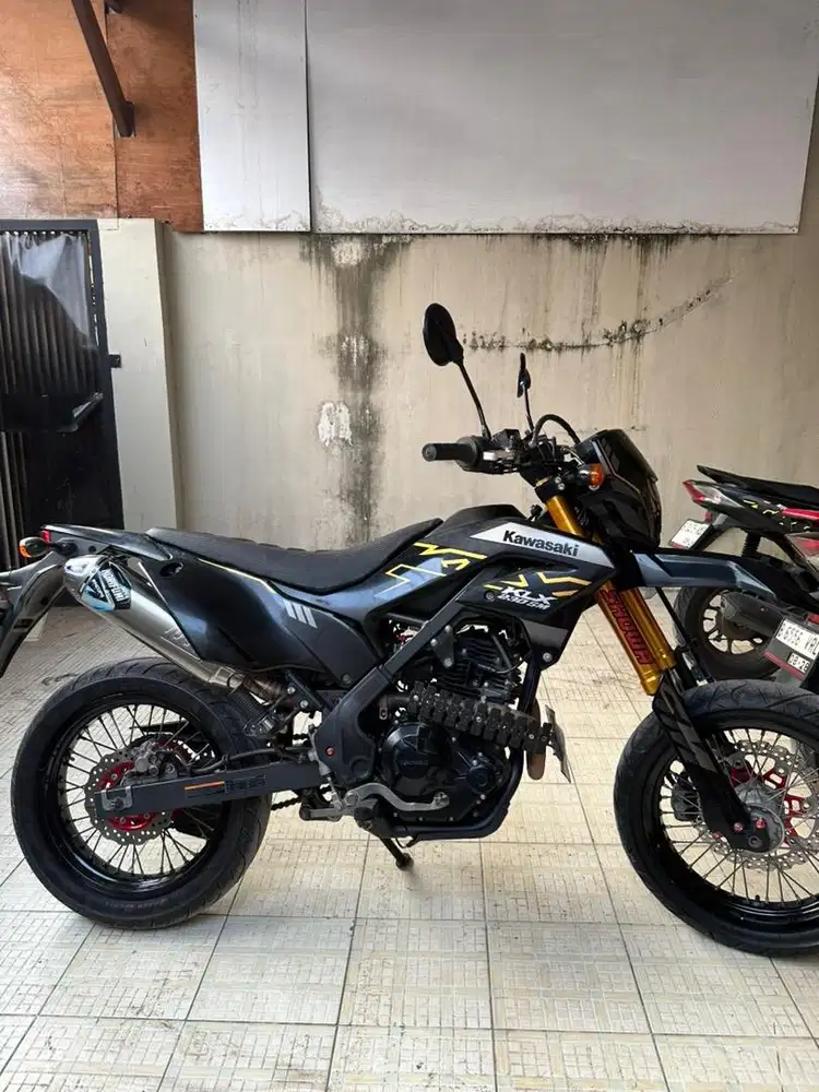 Kawasaki klx 230 SM Tahun 2022 km low baru 9 ribuan