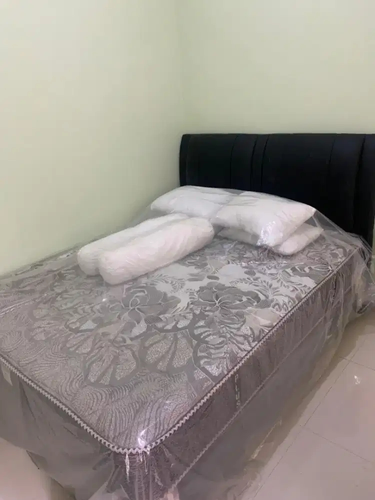 Paket Kasur Ocean Springbed dan Dipan Florence