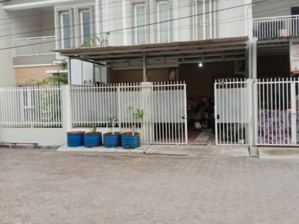 DIJUAL RUMAH 2 LANTAI SIAP HUNI FULL FURNITURE – ALANA REGENCY, TAMBAK CEMANDI