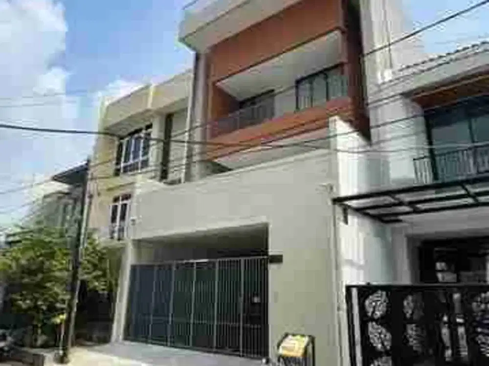 Rumah baru 3,5 lantai di Pulomas jaya Rawamangun