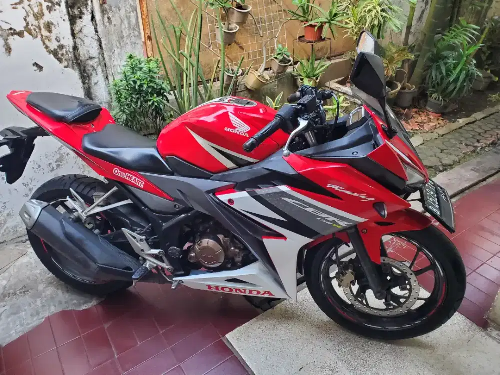 Honda Cbr 150 Merah 2017 Full orisinil