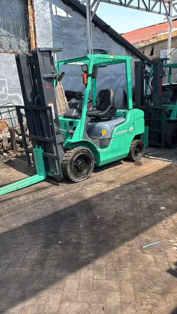 MITSUBISHI GRENDIA 2.5 TON MAST TRILIFT BERGARANSI MESIN