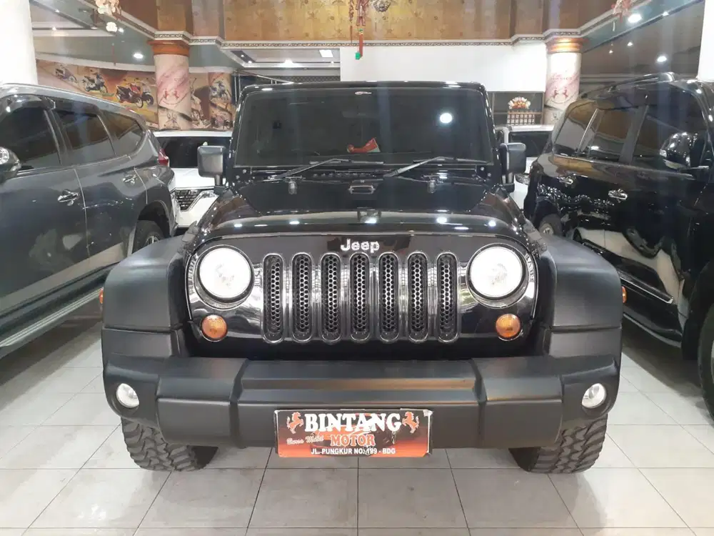 JEEP RUBICON 4PT 3.8 AT 2011 BLACK / MODEL THN 2012 [BINTANG MOTOR]