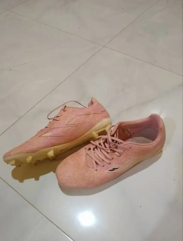 JUAL SEPATU BOLA EDISI BU