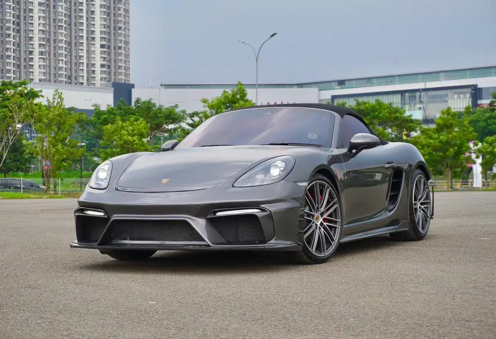Porsche 718 Boxster S Roadster 2021 / 2023 Grey Abu Mulus Antik