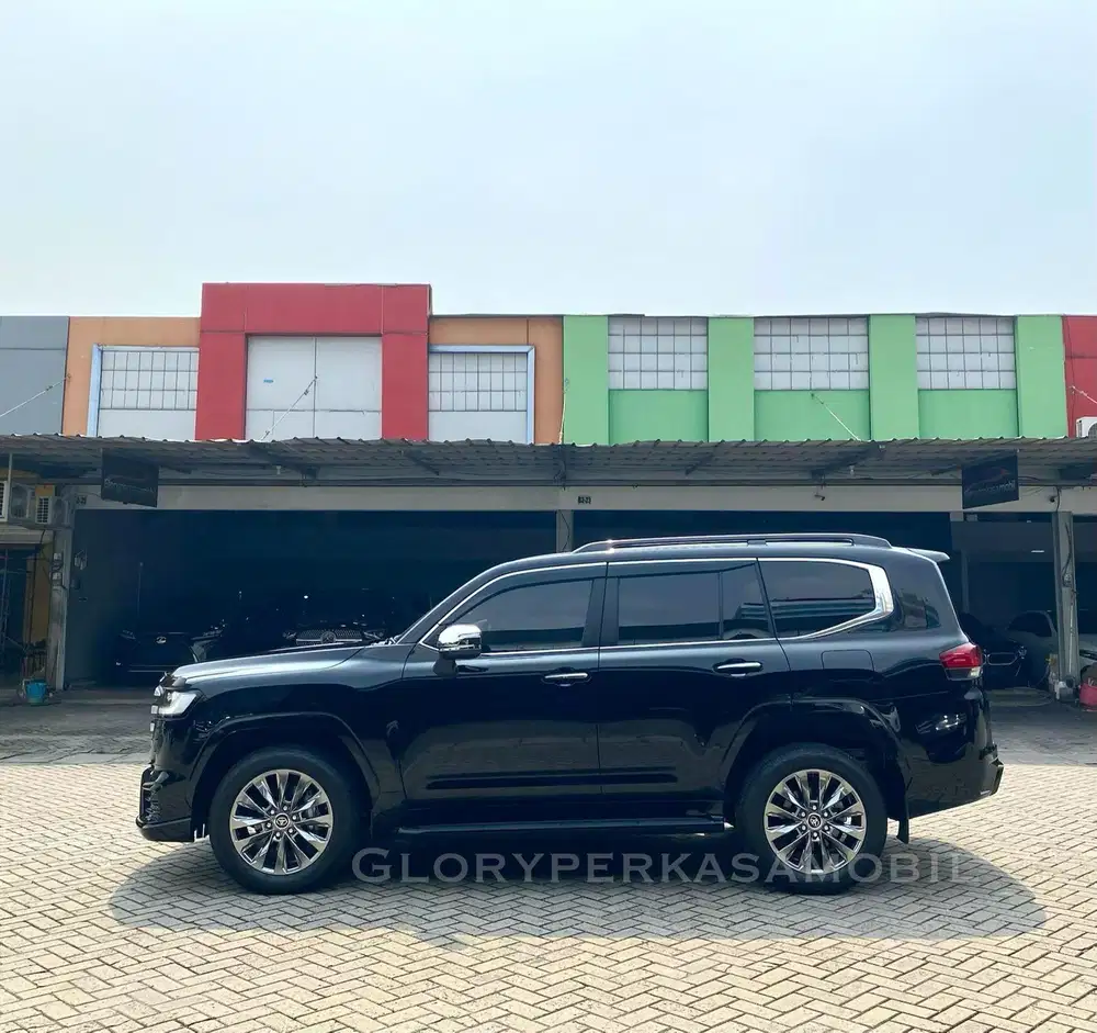 Toyota Land Cruiser 300 VXR 2024/ 2025 KM 4rb ANTIK Toyota LC300