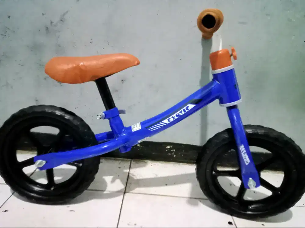 Dijual sepeda Balance bike anak merk EXOTIC kondisi masih bagus normal