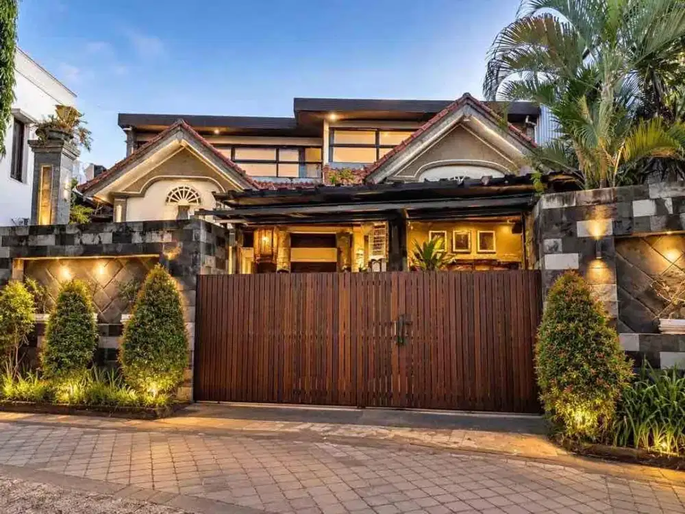 Dijual rumah semi villa siap huni berlokasi di Canggu