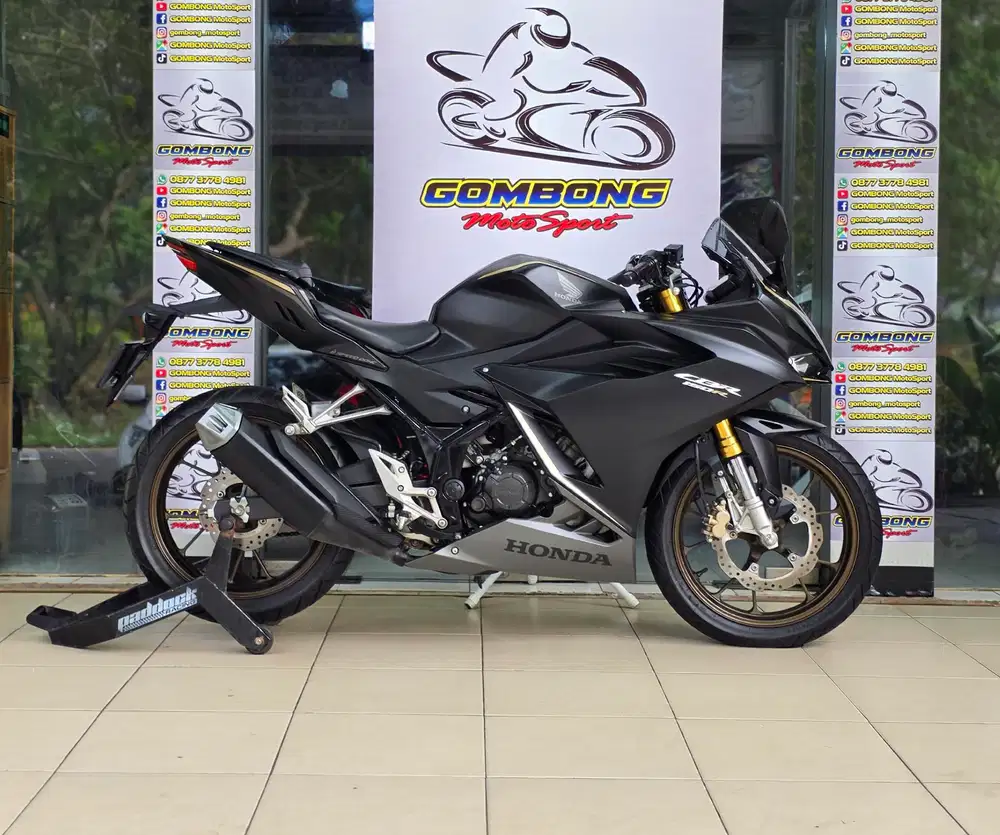 HONDA CBR 150R 2022 akhir. KM 8 rb