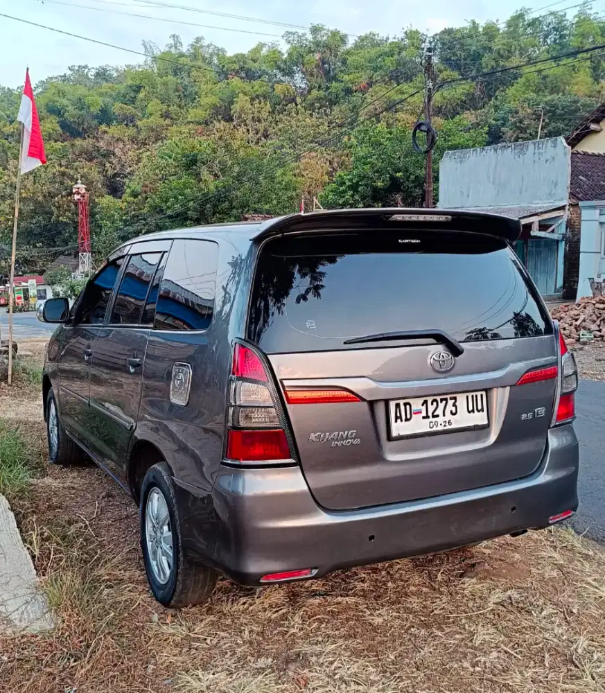 Grand Innova diesel 2.5 E manual