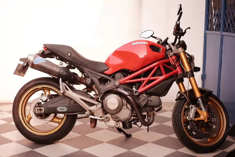 Ducati Monster 795