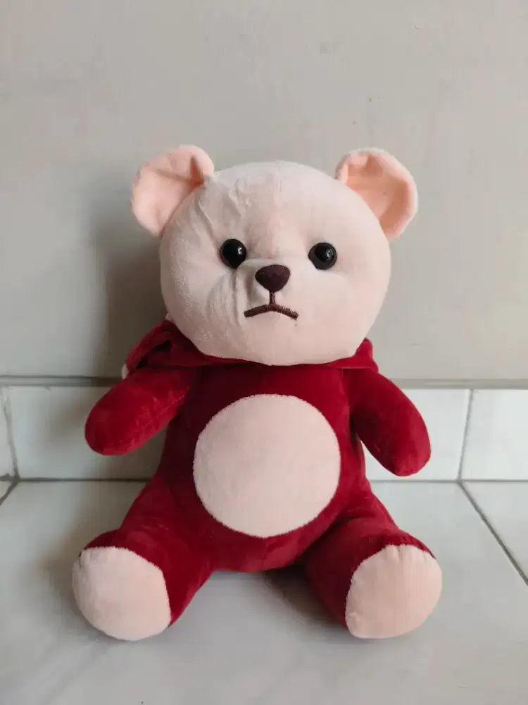 Boneka Lotso dan Boneka Wisuda
