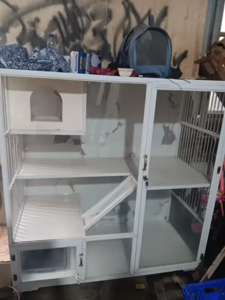 Kandang kucing alumunium kaca