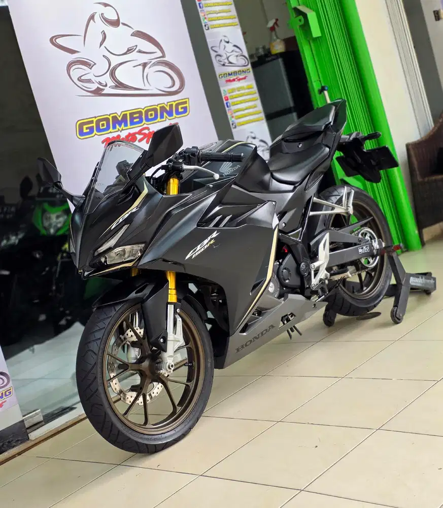 HONDA CBR 150R 2022 akhir. KM 8 rb
