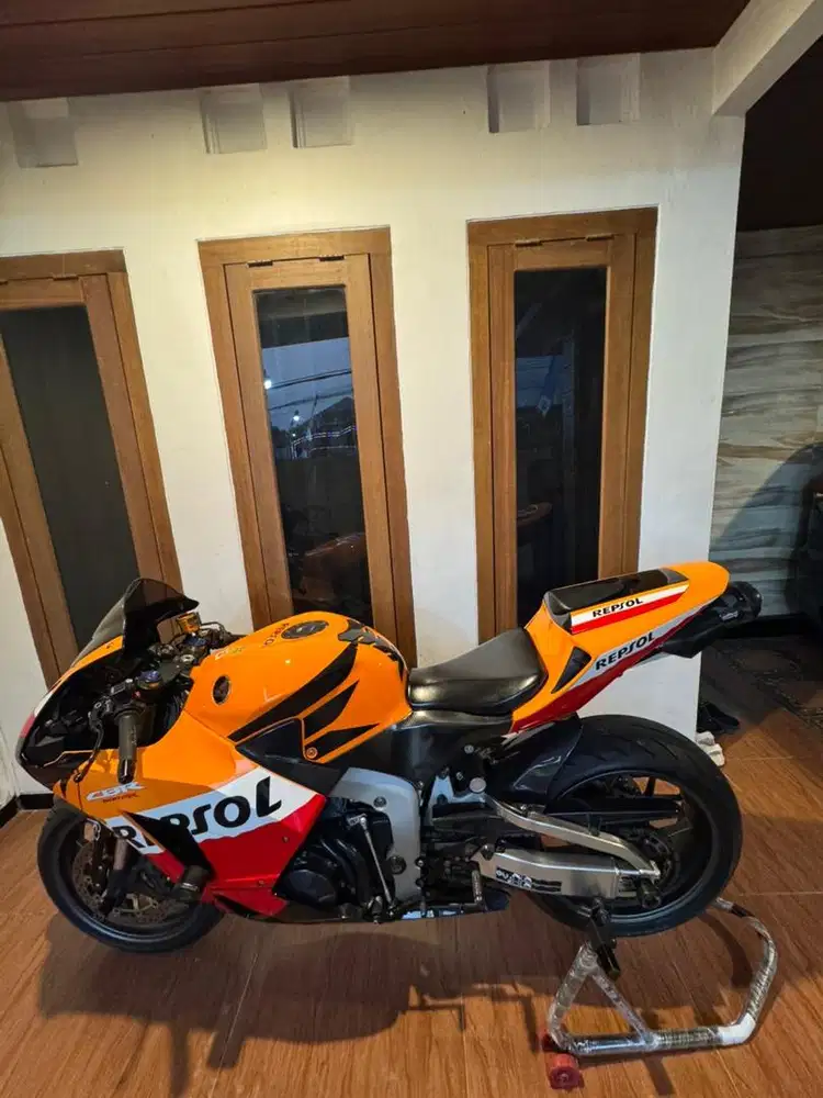 Cbr 600 rr repsol special edition!!