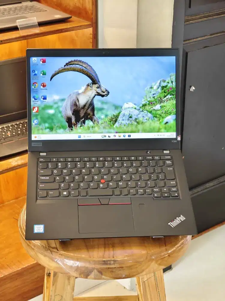 Lenovo ThinkPad X390 i3 RAM 8GB SSD 256GB Bergaransi 1 Bulan