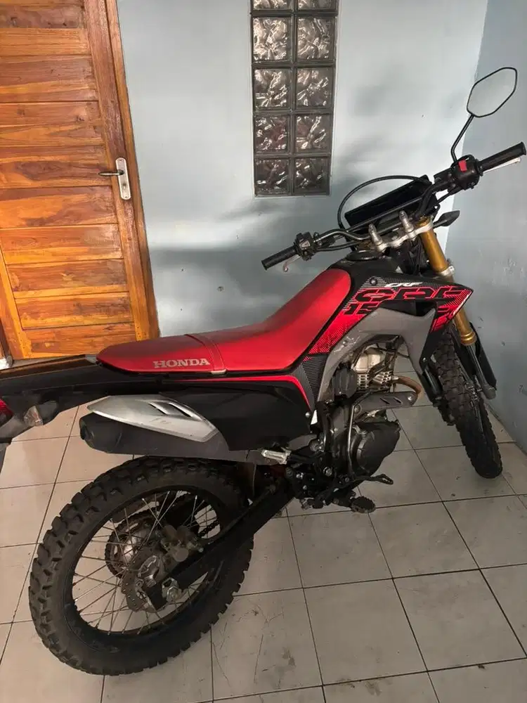 Honda crf hitam 2023