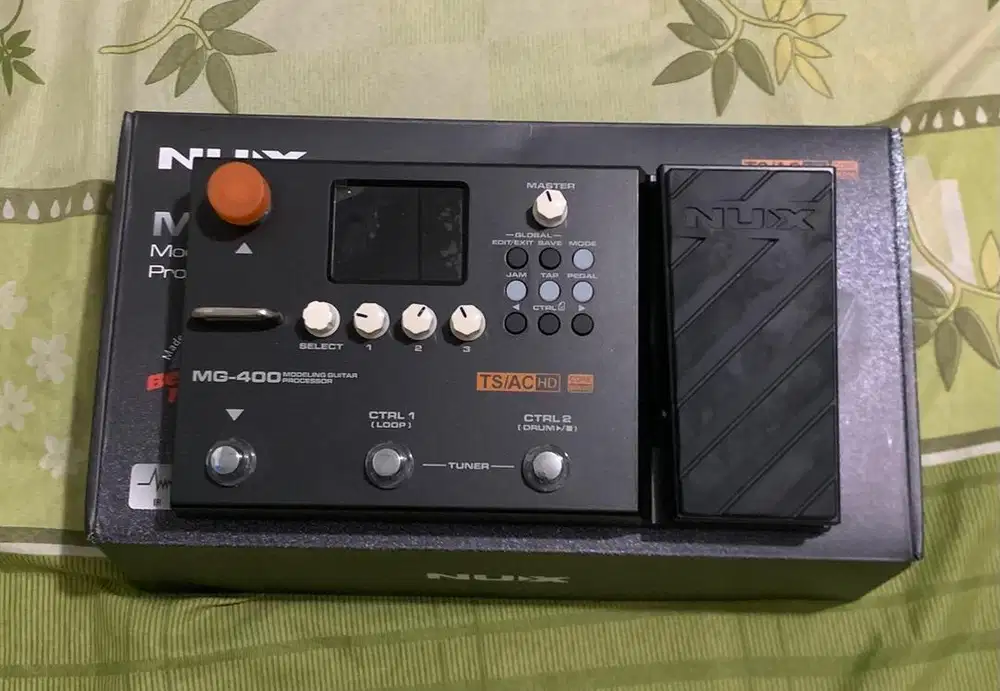 EFEK GITAR NUX MG400 MULUS & FULLSET