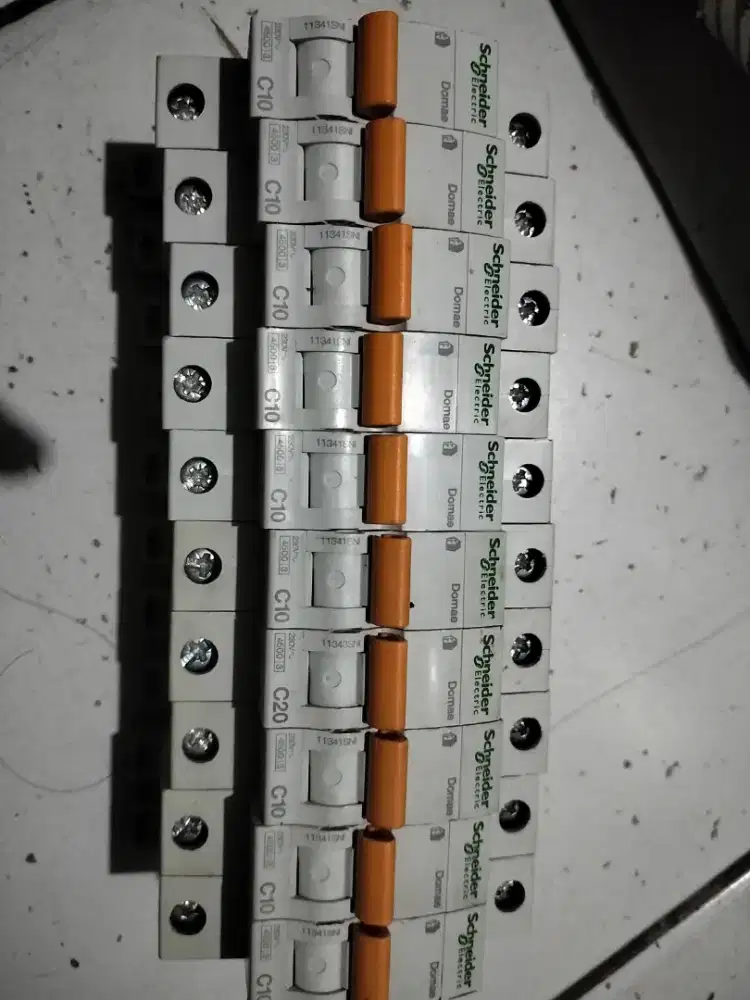 Di jual MCB Schneider C10