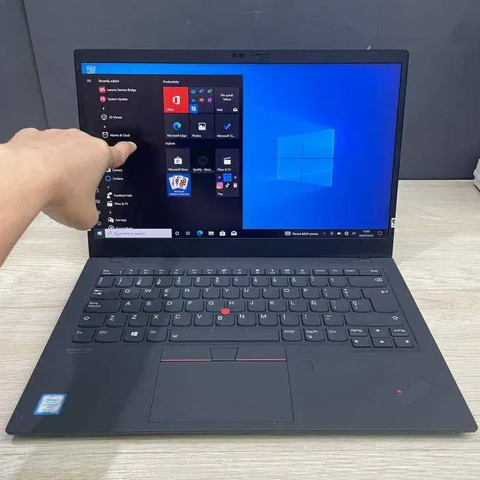LAPTOP PELAJAR & KARYAWAN LENOVO X1 CARBON I7-8 16/256 14IN TOUCH *RET