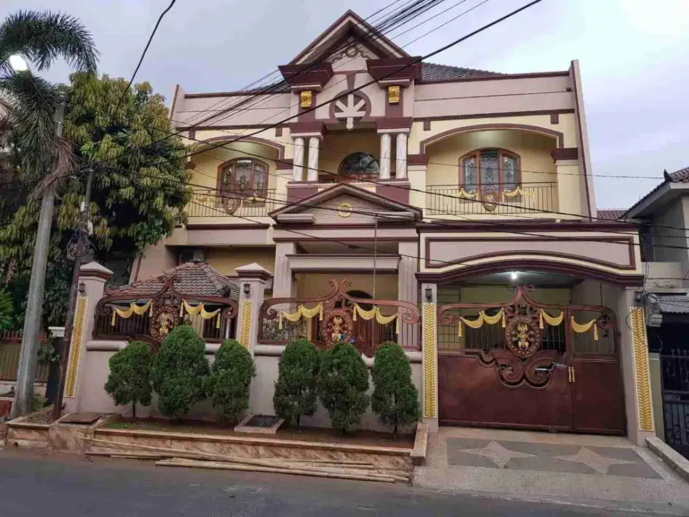 dijual rumah taman Laguna Cibubur klasik mewah kokoh