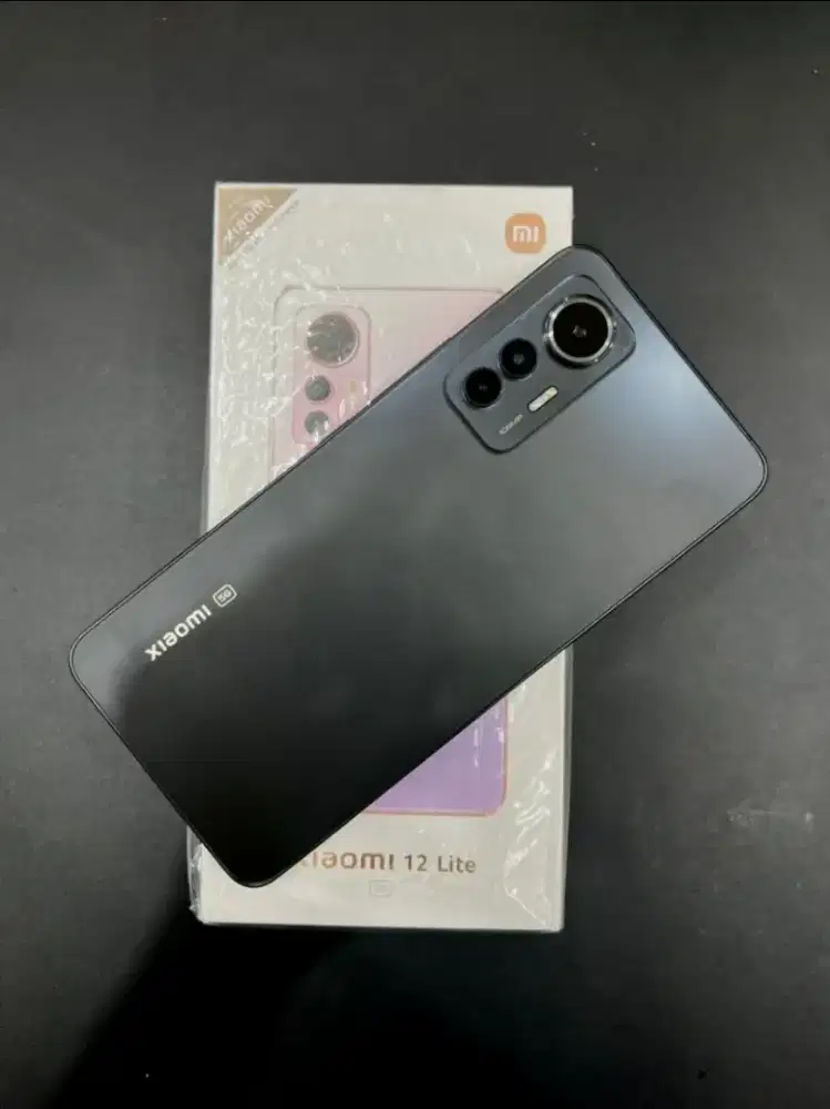 Xiaomi Mi 12 Lite 5G 8/256 GB Fullset Mulus Resmi