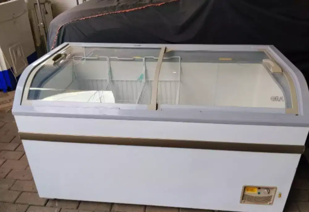 Frizer box 500 liter pintu kaca