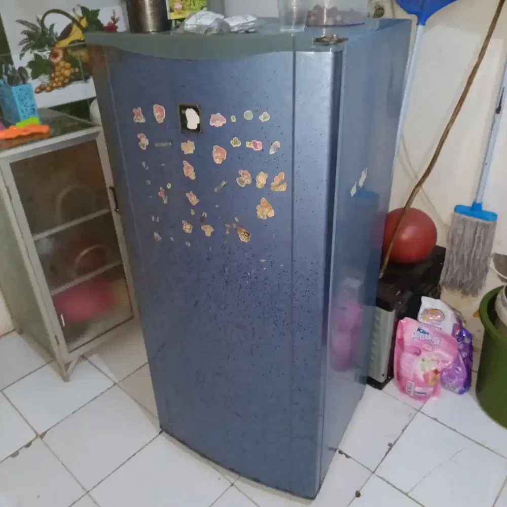KULKAS 1 PINTU (BIKIN ES JOSS)